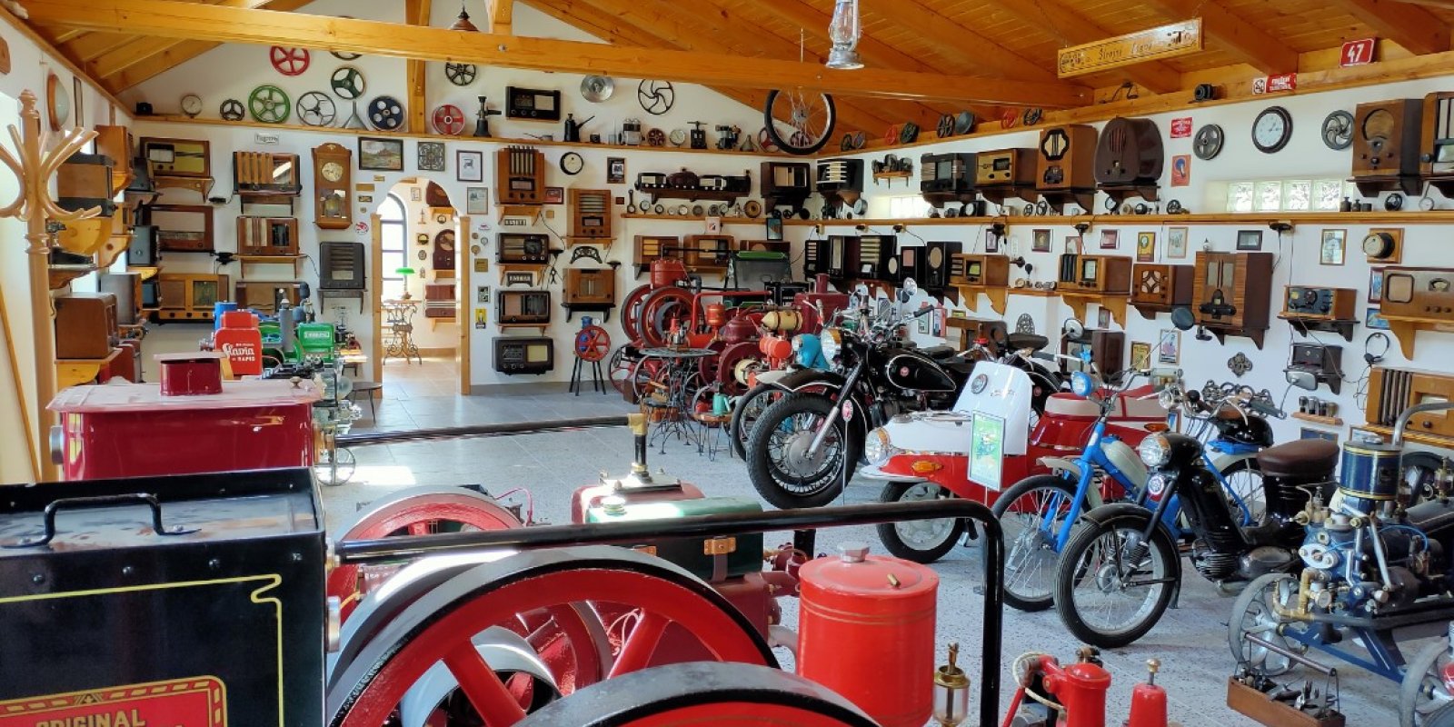Muzeum historických rádií a stabilních motorů
