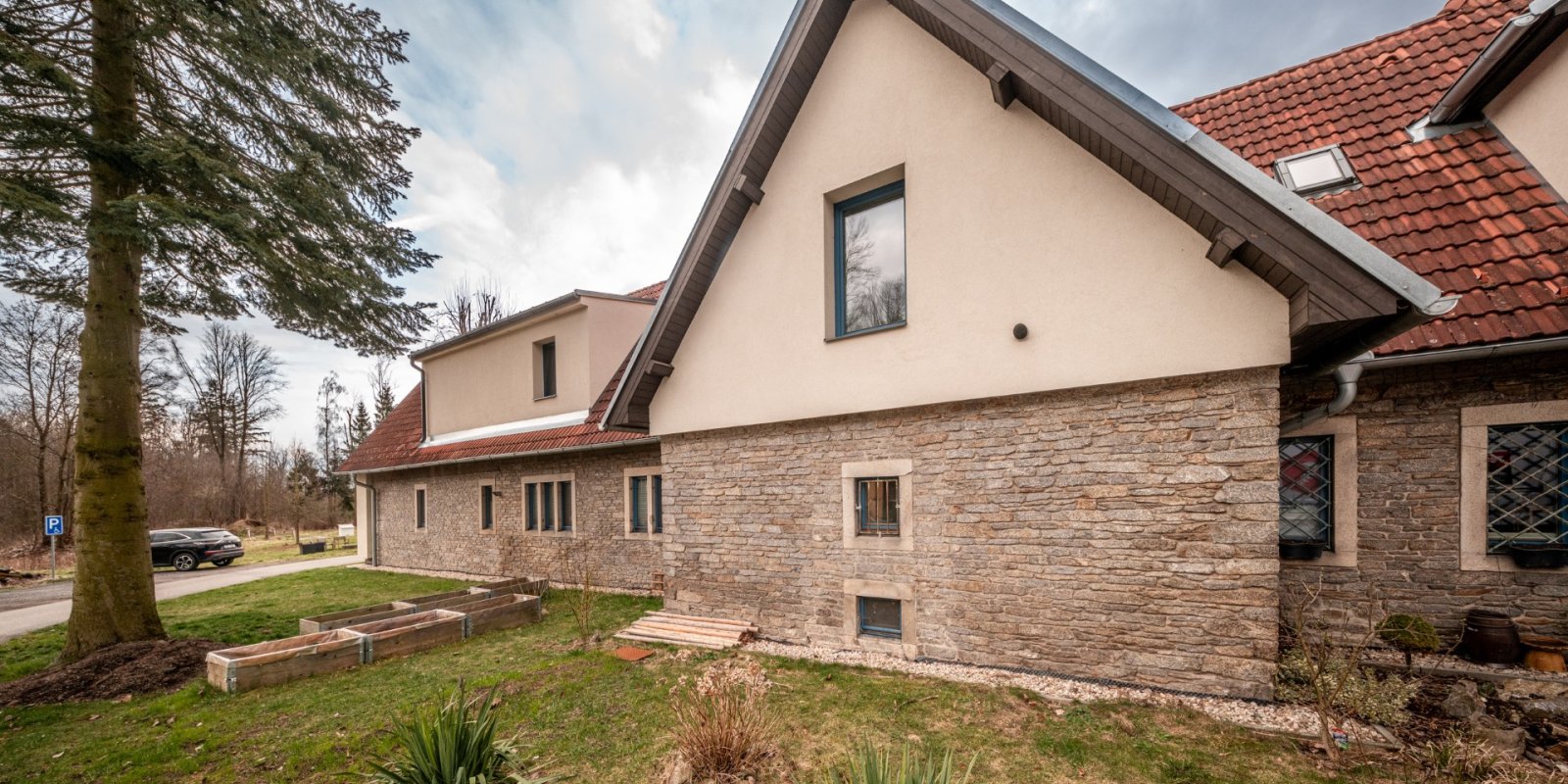 Po stopách Karla Löwa, od vily na Člunku, přes Helenín až k venkovské usedlosti v Henčově