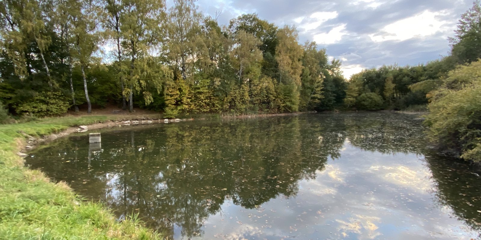 Od Hellerova rybníku na Zaječí skok