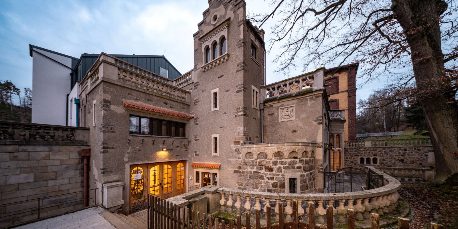 Komentovaná prohlídka Střední uměleckoprůmyslové školy v Heleníně - kapacita naplněna